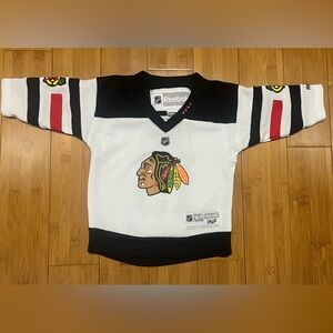 Infant Reebok NHL Hockey Jersey | Chicago Blackhawks | Toews #19 l Size 12-24m